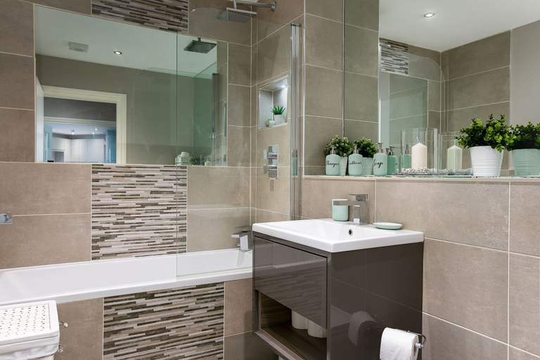 Bathroom 2, Comfy Bright 5 Brighton Beach Doorstep Retreat, Brighton and Hove