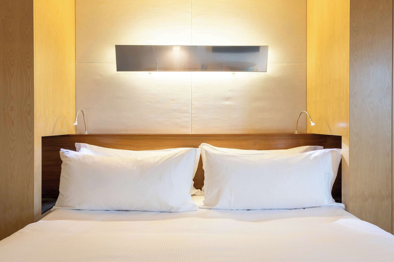 Bedroom 3, Hilton Helsinki Airport, Uusimaa