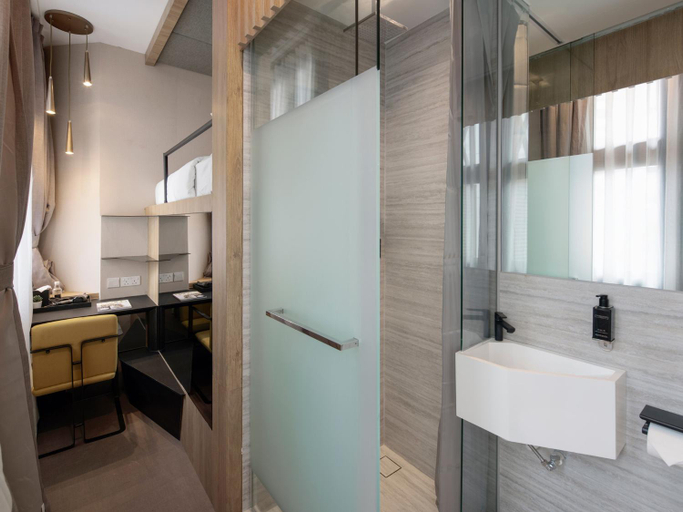 Bathroom 13
