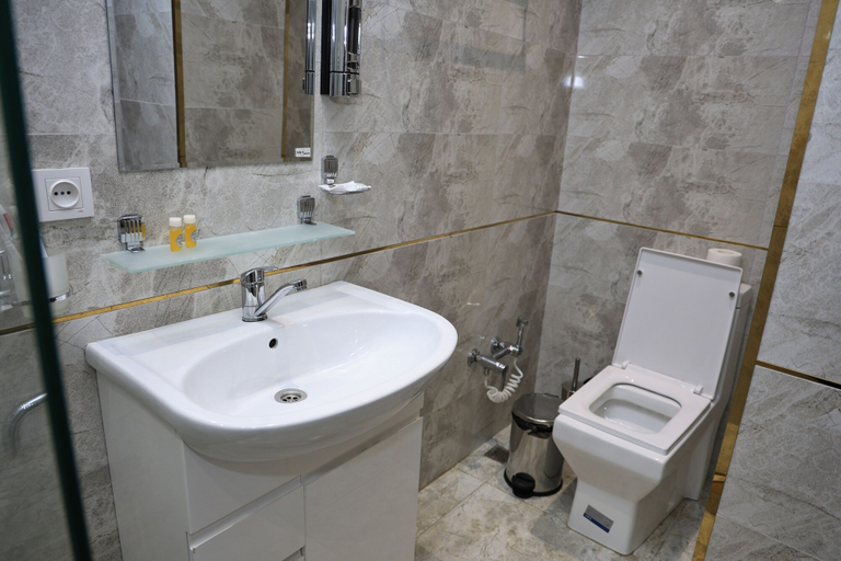 Bathroom 4, Intercity Hotel Tashkent by Maskan, Tashkent City