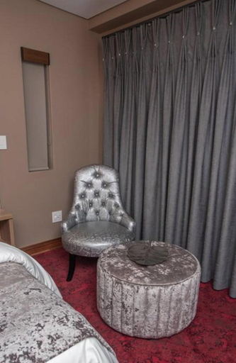 Bedroom 3, Loch Logan Hotel, Mangaung