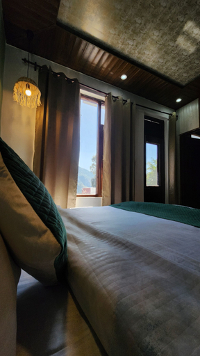 Others 4, Hotel Mahadev, Kangra