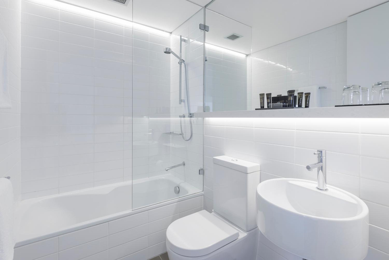 Bathroom, Adge Hotel & Residence, Sydney