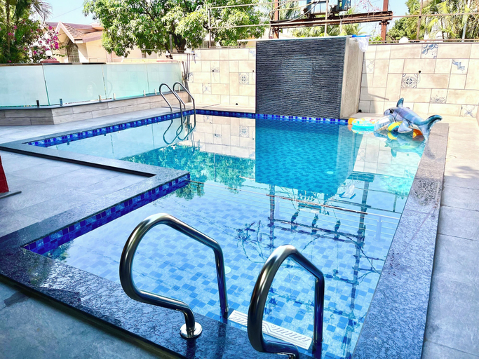 Sport & Beauty 5, Girivihar Holiday club - Pure Veg, Pune