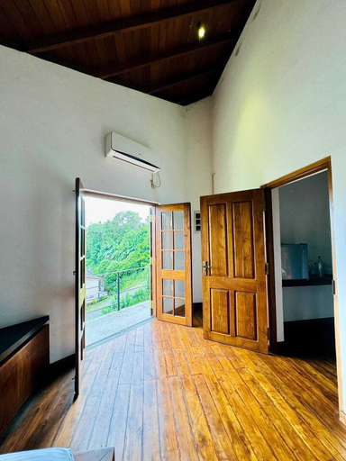Others 3, Crips Hill Apartments, Galle Four Gravets