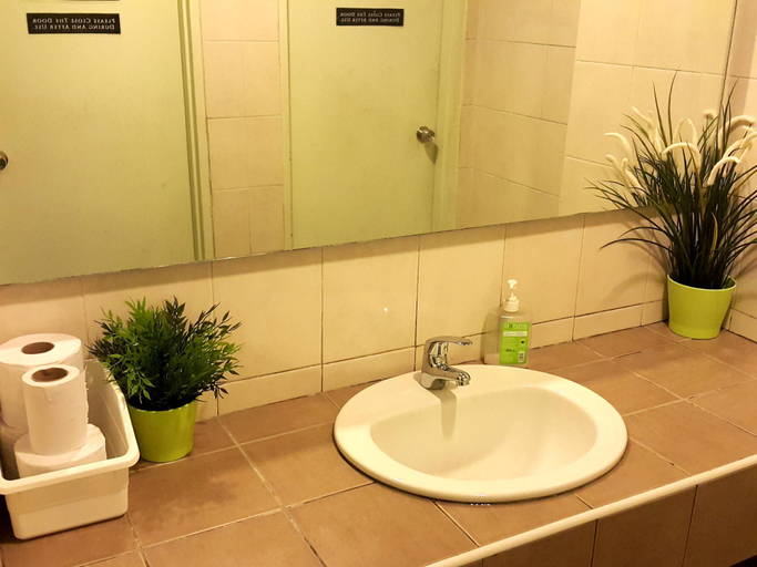 Bathroom 4, PODs The Backpackers Home & Cafe, Kuala Lumpur