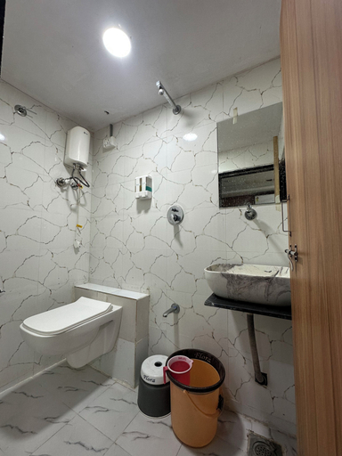 Bathroom, Hotel Royal King, Ahmadabad