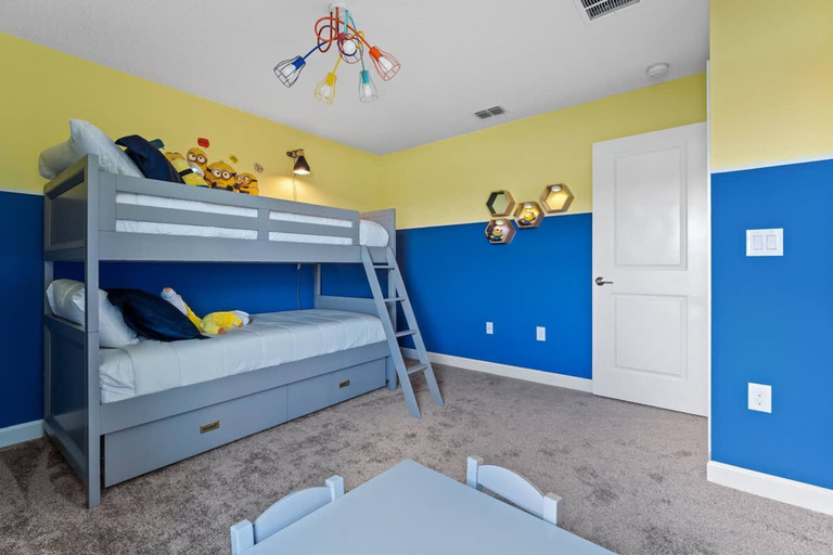 Room 2, 7BR Themed Bedroom and Pool 18 Guests, Osceola