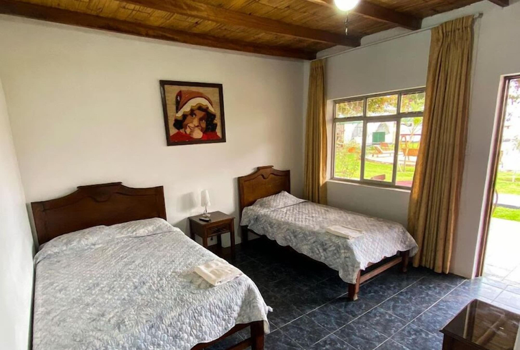 Bedroom, HOSPEDAJE EL CASCABEL, Chincha