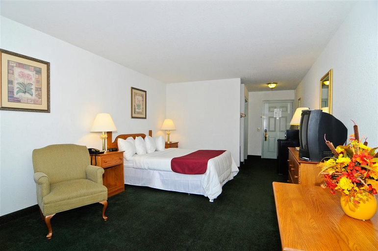 Bedroom 3, Surestay Plus By Best Western Berkeley Springs, Morgan