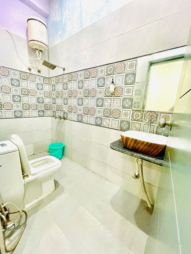 Bathroom, Hotel Prime Mathura, Mathura
