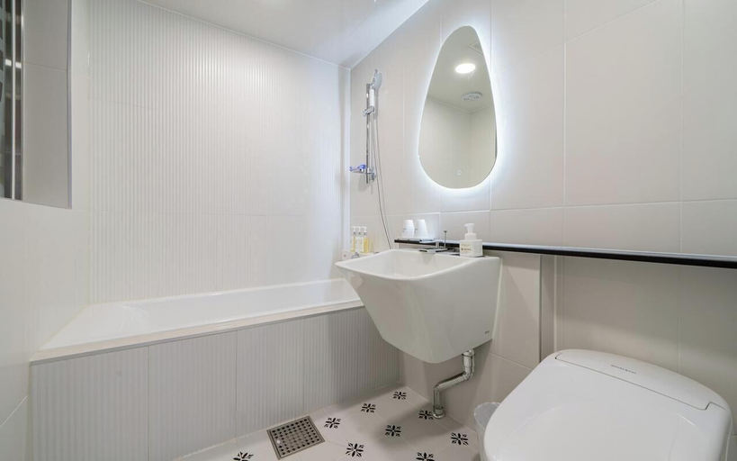 Bathroom 3, peach motel, Wonju