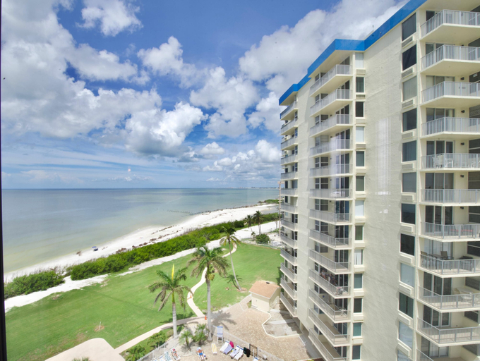 Others 4, Estero Beach & Tennis 806-b, Lee