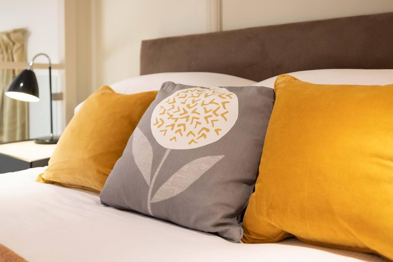Bedroom 3, Notting Hill - The One One One! -3-, London