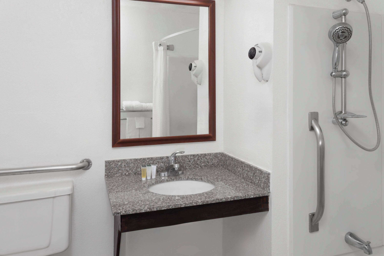Bathroom 4, Super 8 by Wyndham Romeoville Bolingbrook, Will
