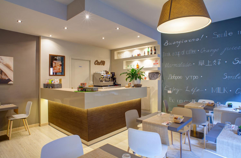 Food & Drinks 5, Hotel Ares Milano, Milano