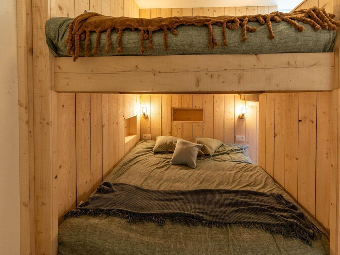 Bedroom 3, Luxurious villa with heated pool, Namur