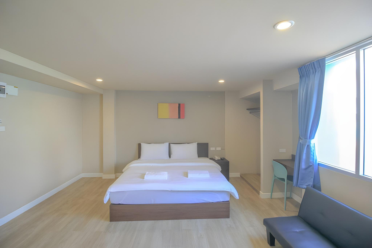 Bedroom 3, The Sea Bangsaen Hotel, Muang Chon Buri