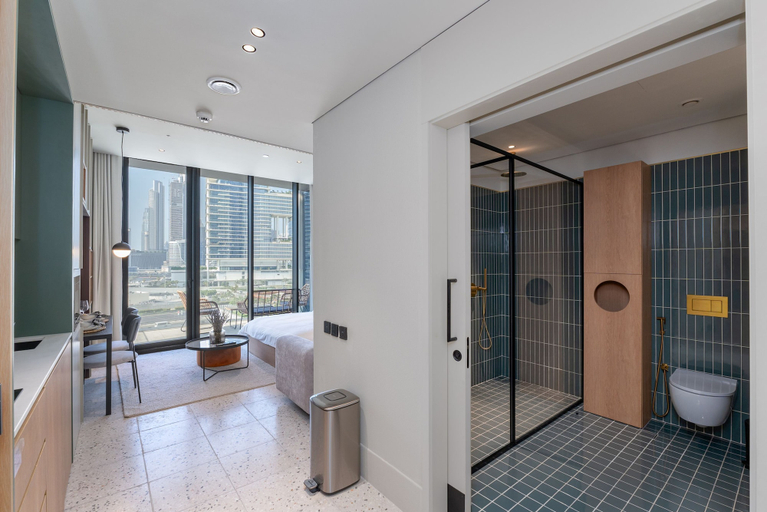 Room 3, Chic Studio w Burj Khalifa View Balcony, Dubai