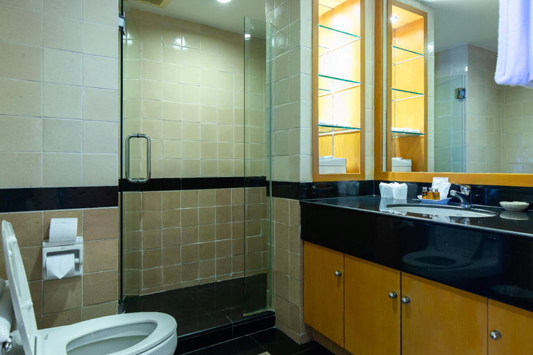 Bathroom 11