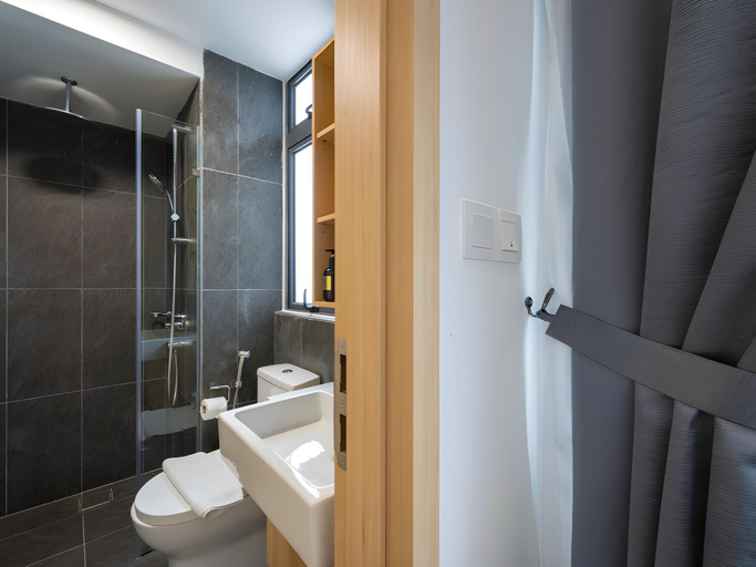 Bathroom 20