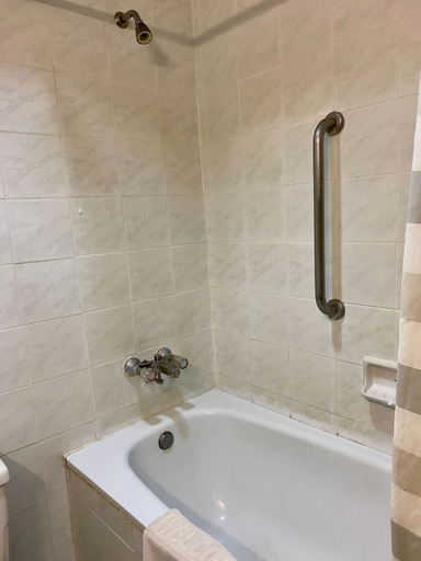 Bathroom 3, Mae Yom Palace Hotel, Muang Phrae
