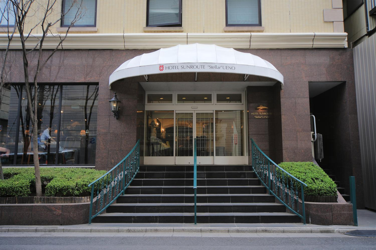 Exterior 1
