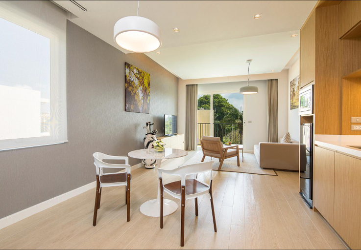 Dining Room 9
