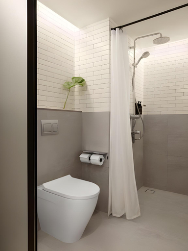 Bathroom 22
