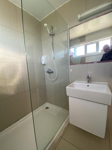Bathroom, Boronia Hotel Apartments, Larnaca