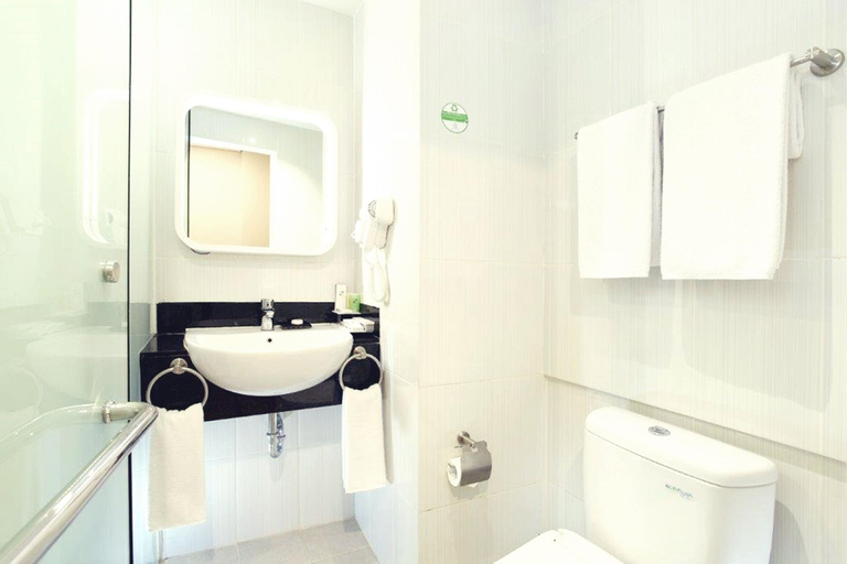 Bathroom 16