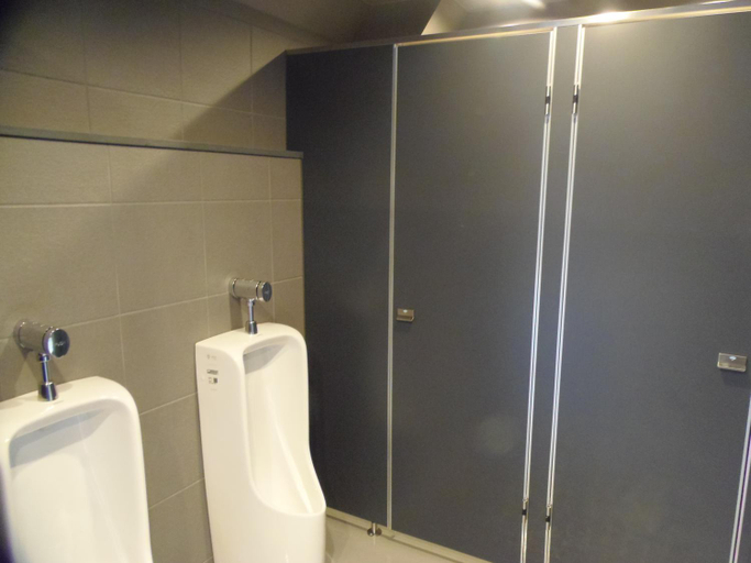 Bathroom 8