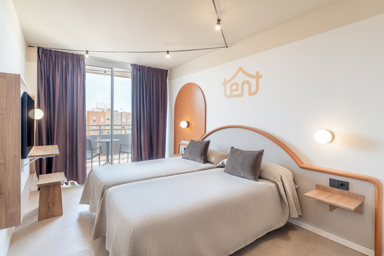 Bedroom 3, tent Arenal, Baleares