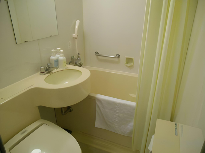 Bathroom 18