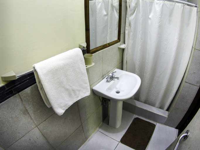 Bathroom 4, La Casa del Arupo, Quito