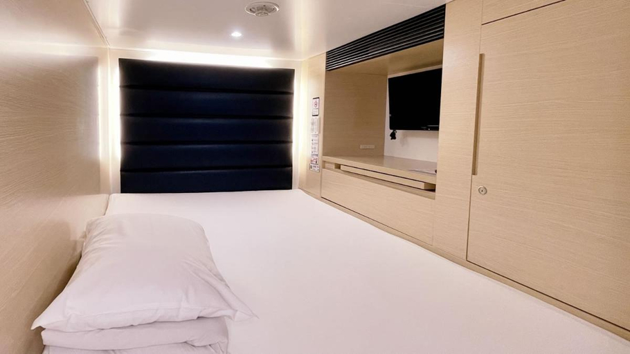 Bedroom 3, Capsule Hotel Topos Sendai Station Nishiguchi, Sendai
