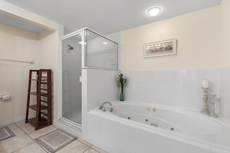 Bathroom 4, Oceanwalk 9-404, Volusia