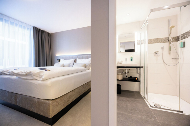 Bedroom 5, Digital Hotel Kronjuwel by BRIGHT Waldkirch - Self Check-in, Emmendingen