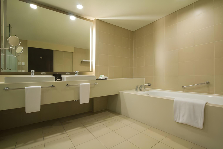 Bathroom 4, Taal Vista Hotel, Tagaytay City