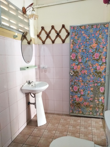 Bathroom 3, Casamarina Guest House, Koh Chang