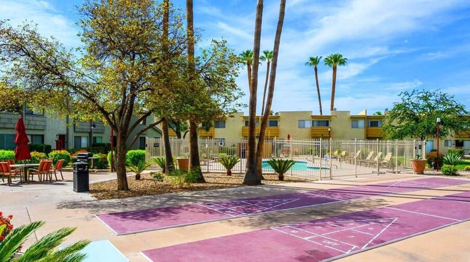 Room 3, Walk 2 Old Town Fashion Square 4 Heated Pools, Maricopa