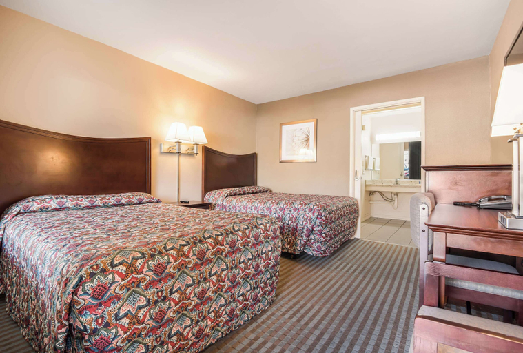 Bedroom 3, Rodeway Inn Regalodge, Los Angeles