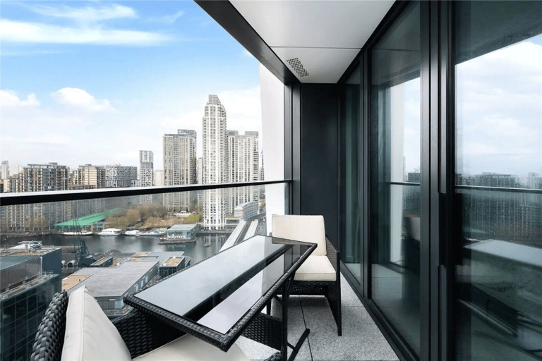 Others 5, One Bedroom Apartment City View, London