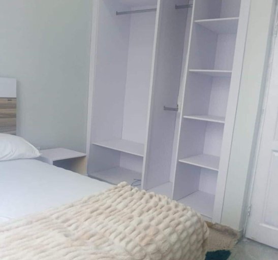Room 3, Impeccable Comfortable One Bed Apartment in Accra, Tema