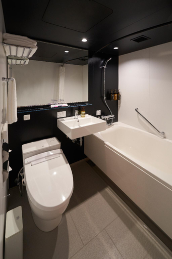 Bathroom 7