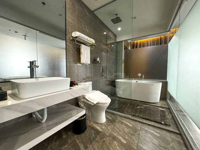 Bathroom 27