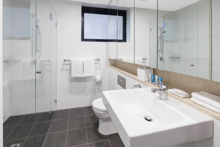 Bathroom 18