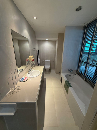 Bathroom 11