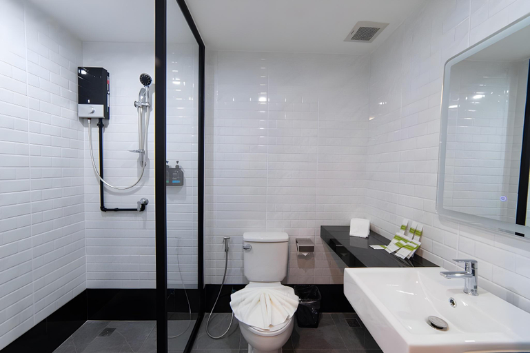 Bathroom 4
