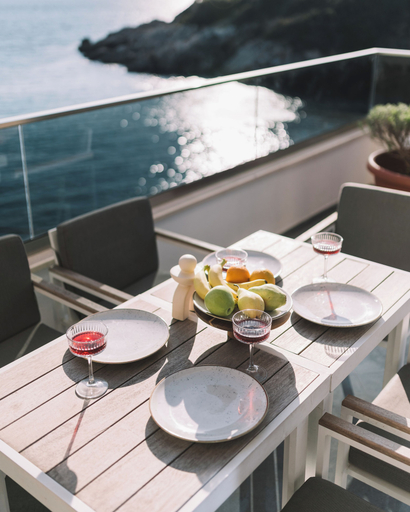Food & Drinks, La Mer Beach Residence